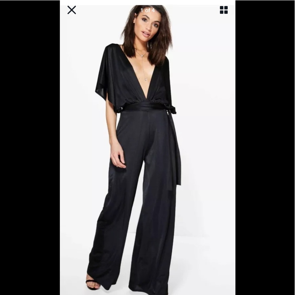 8 women’s Black Boohoo Plunge Kimono